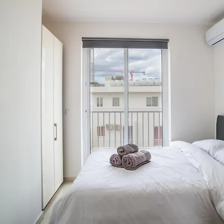 Private Penthouse * Saint Julian's